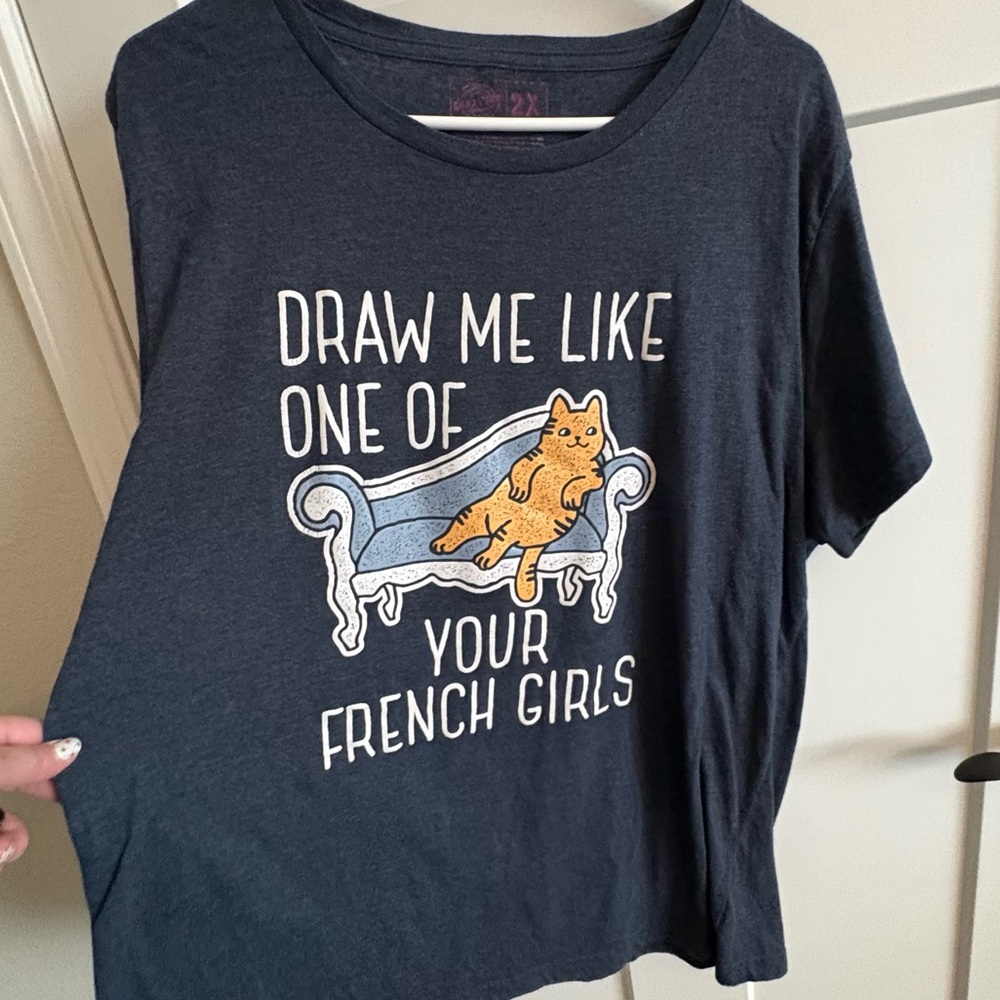 Crazy dog, T-shirt, cats, humor, character tee, layer under fave flannel. 2x.